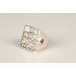 18ct white gold gents signet ring, square top etched with characters and set with a small cabochon