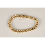 18 carat gold curb bracelet. 19cm long. Total weight 12g