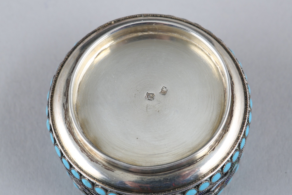 Imperial Russian silver and enamel circular salt, blue bead borders, sides decorated with flowers - Bild 4 aus 4