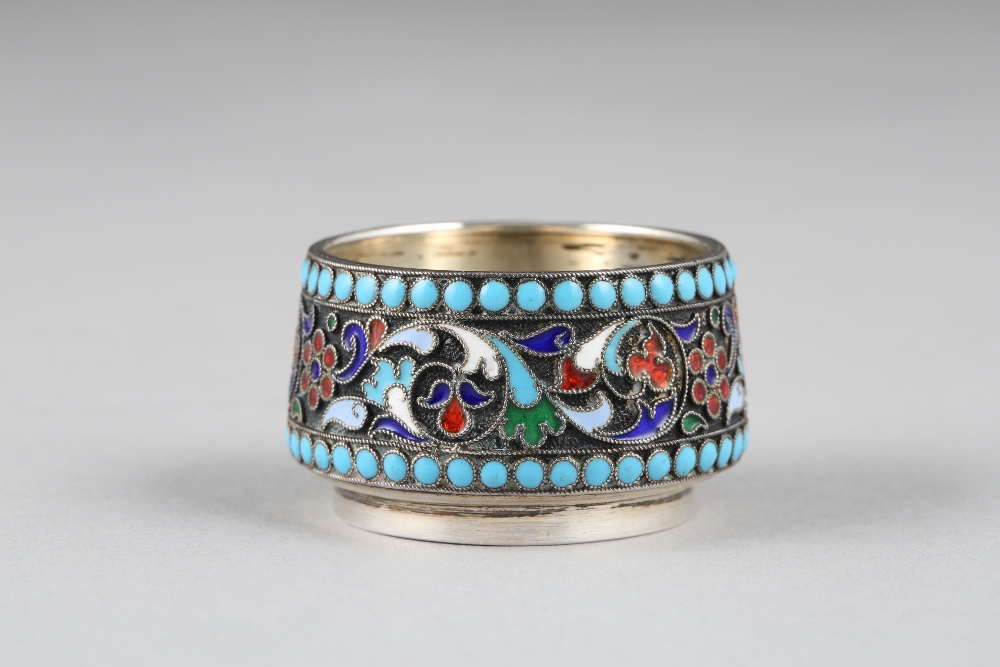 Imperial Russian silver and enamel circular salt, blue bead borders, sides decorated with flowers - Bild 3 aus 4