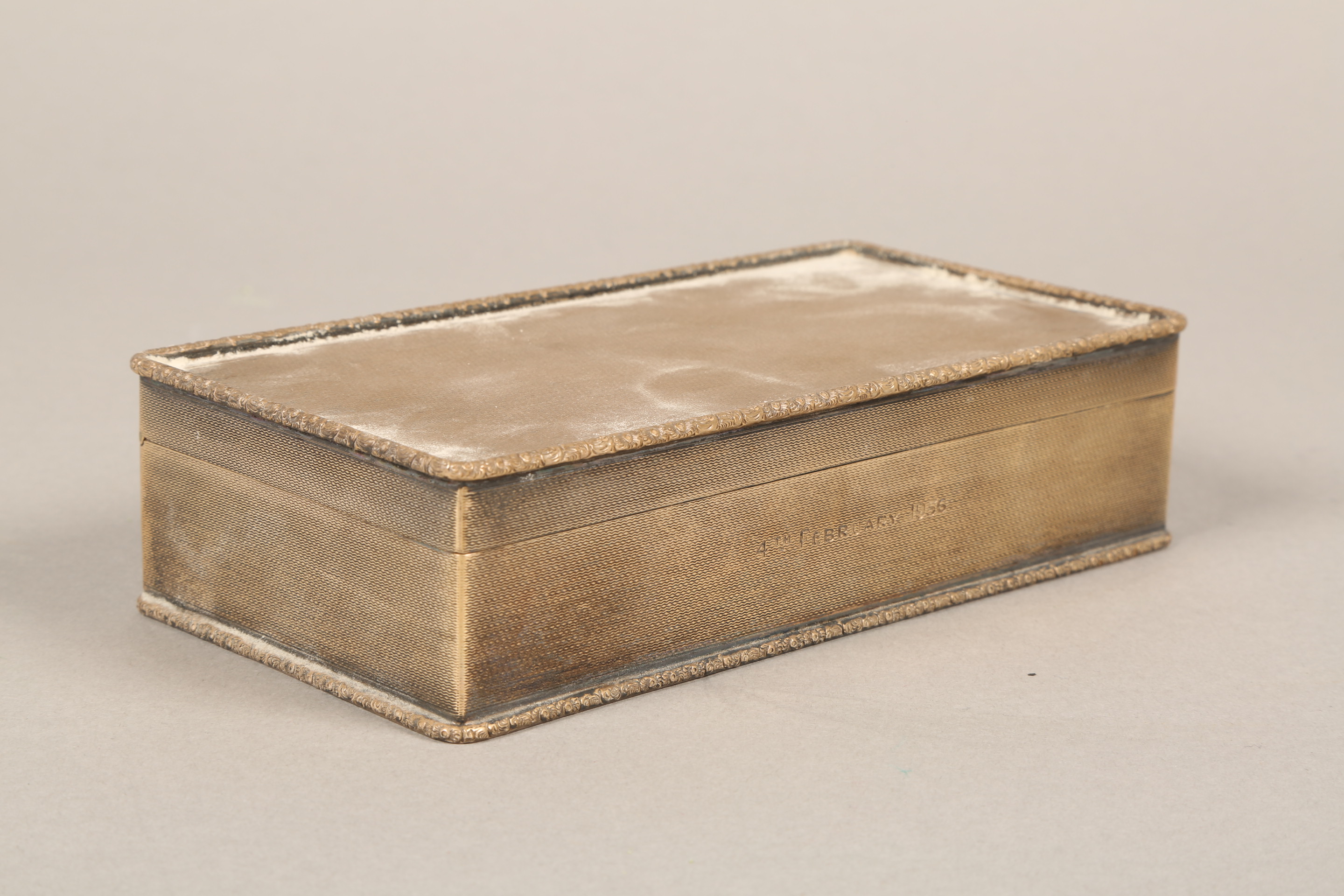 Silver cigarette box, engine turned decoration. Assay marked Birmingham 1953. 172mm long 90mm wide - Bild 5 aus 5