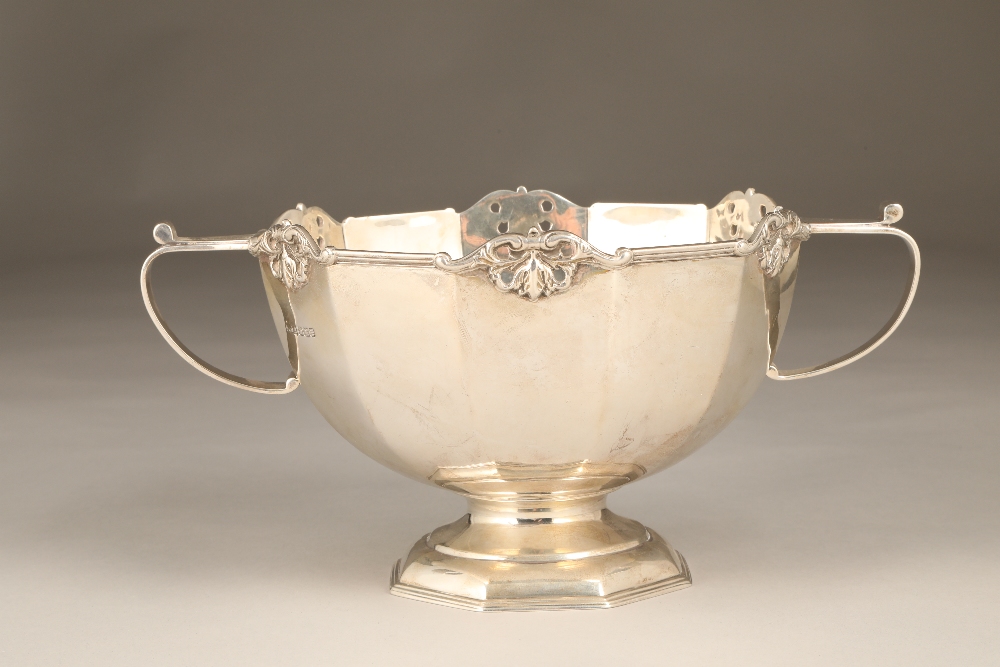 Silver handled trophy, Sheffield 1914. Total weight 770g