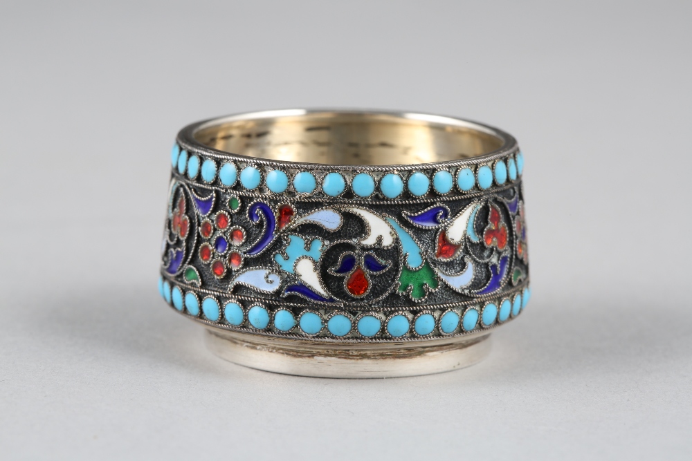 Imperial Russian silver and enamel circular salt, blue bead borders, sides decorated with flowers - Bild 2 aus 4