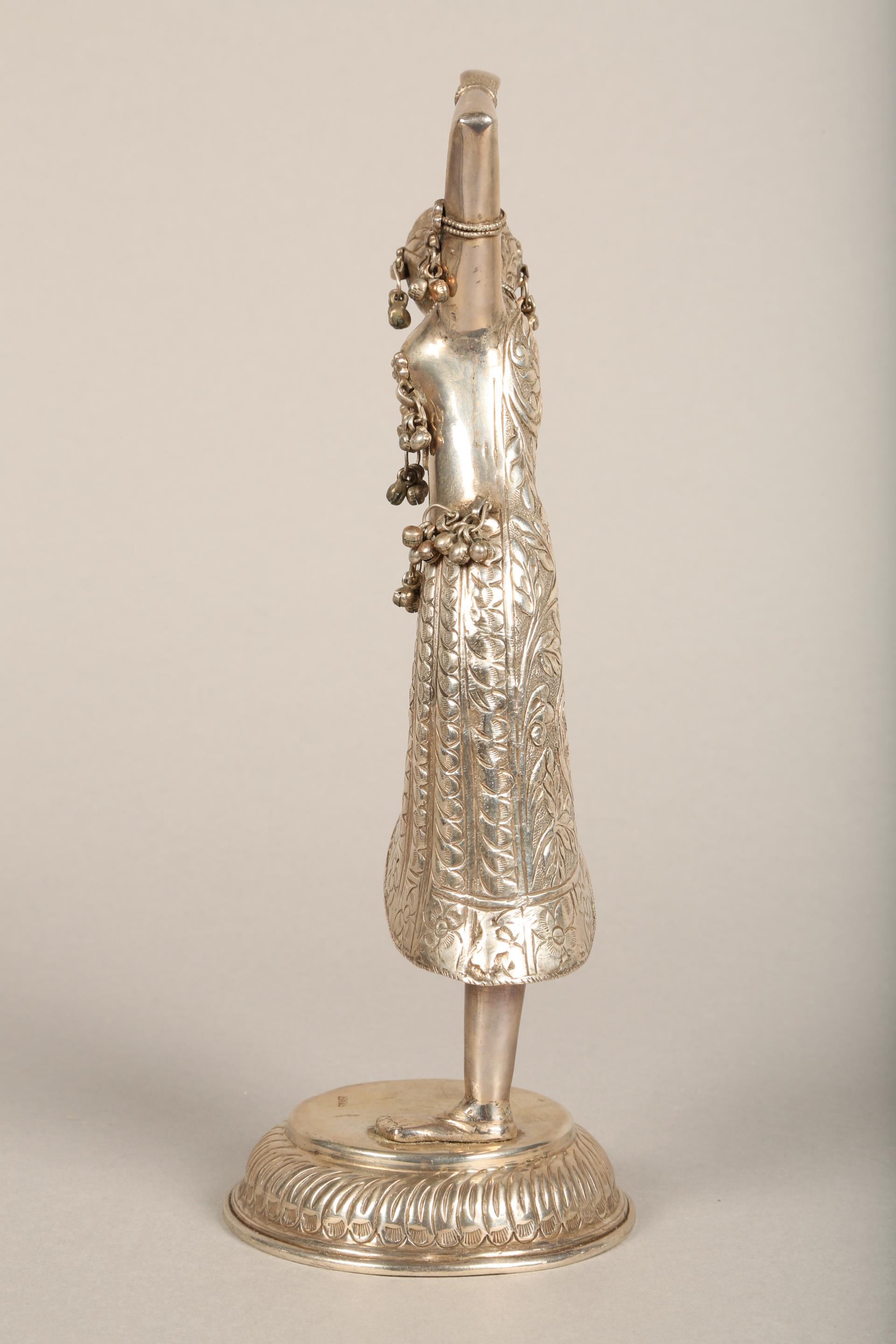 Indian silver figure of a dancing girl, (marked silver to base) circ 1920's. 26cm high - Bild 4 aus 5