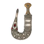 AN ARAB DAGGER (JAMBIYA), FIRST QUARTER OF THE 20TH CENTURY