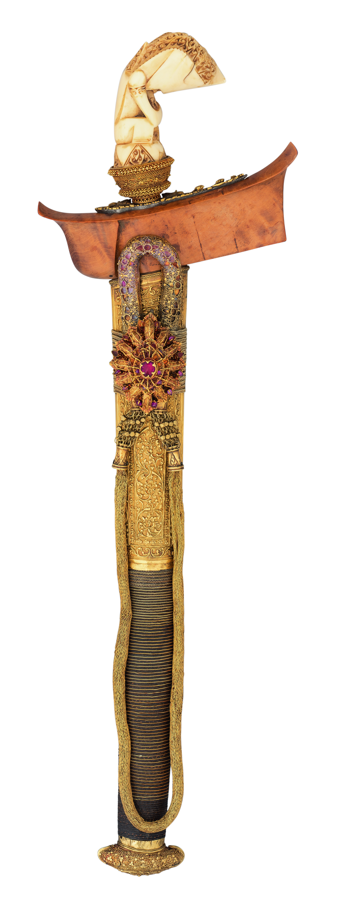 ˜The Property of a Gentleman A FINE MALAYSIAN GOLD-MOUNTED DAGGER (KRIS) OF PRESENTATION QUALITY, SE - Image 2 of 2