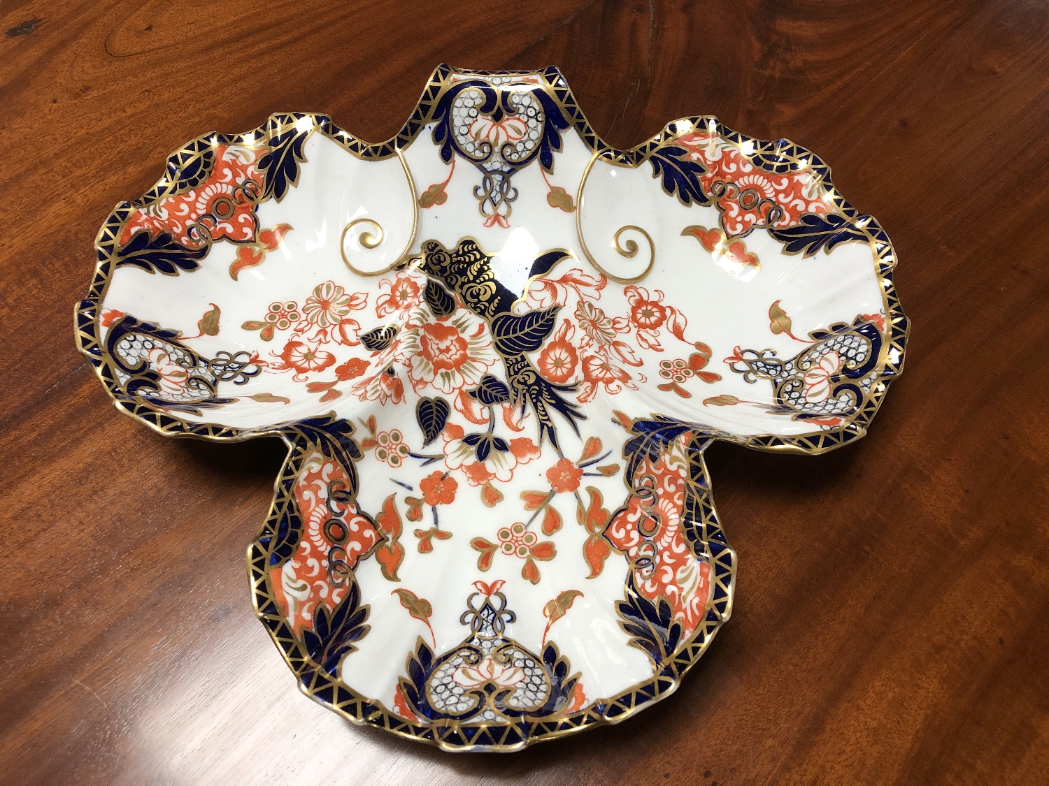 An antique Royal Crown Derby shell dish