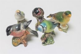 Five Beswick bird figures : Goldfinch, Gold Crest,