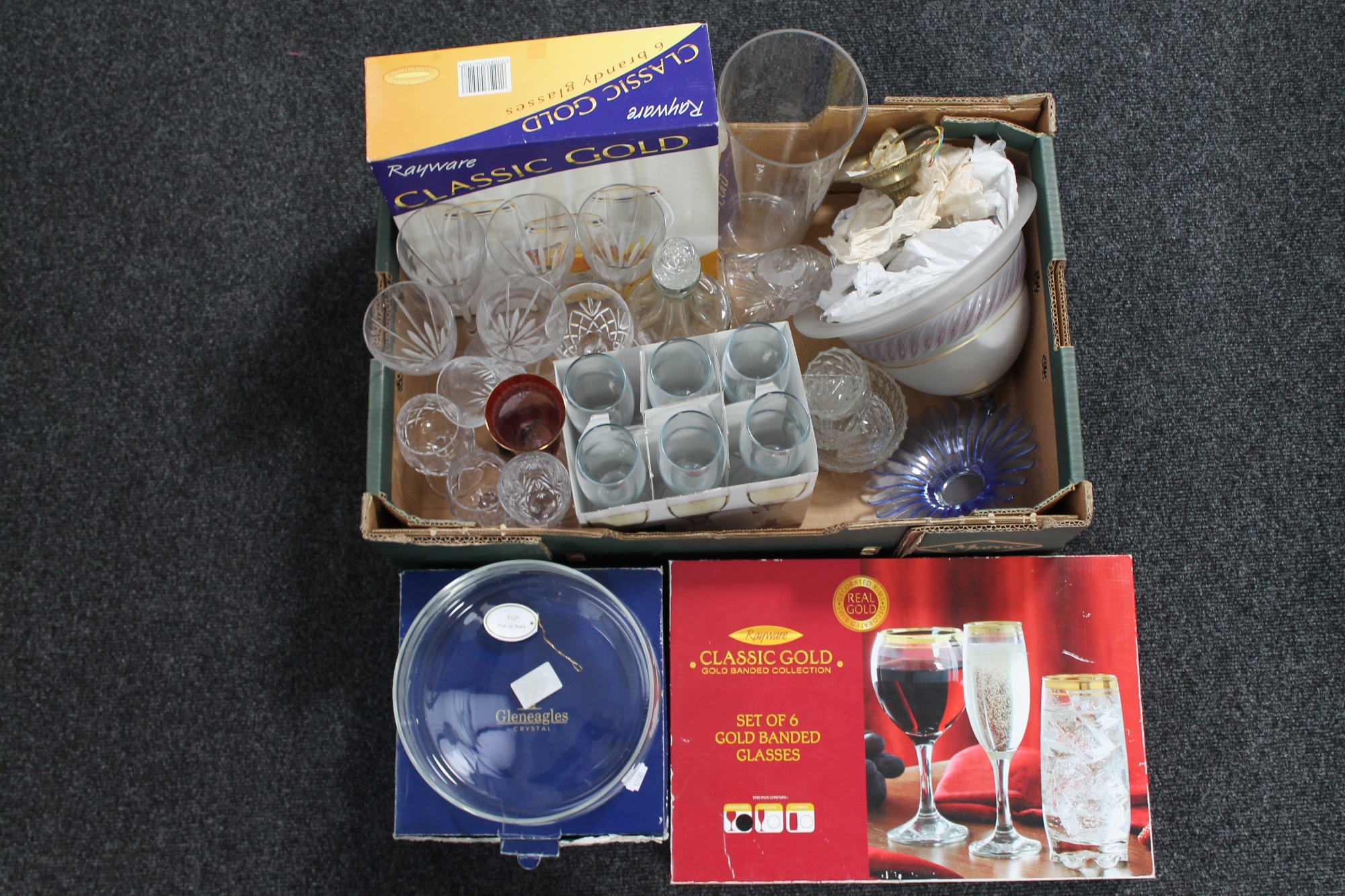 A boxed Gleneagles crystal bowl, box of assorted glass ware,