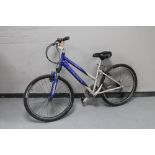 A Girl's Trek navigator 200 front suspension mountain bike