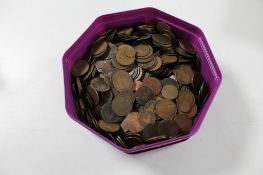 A tub of Victorian and Edwardian copper coins