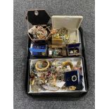 A tray containing a collection of assorted costume jewellery,