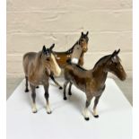 Three Beswick brown gloss horses (a/f)