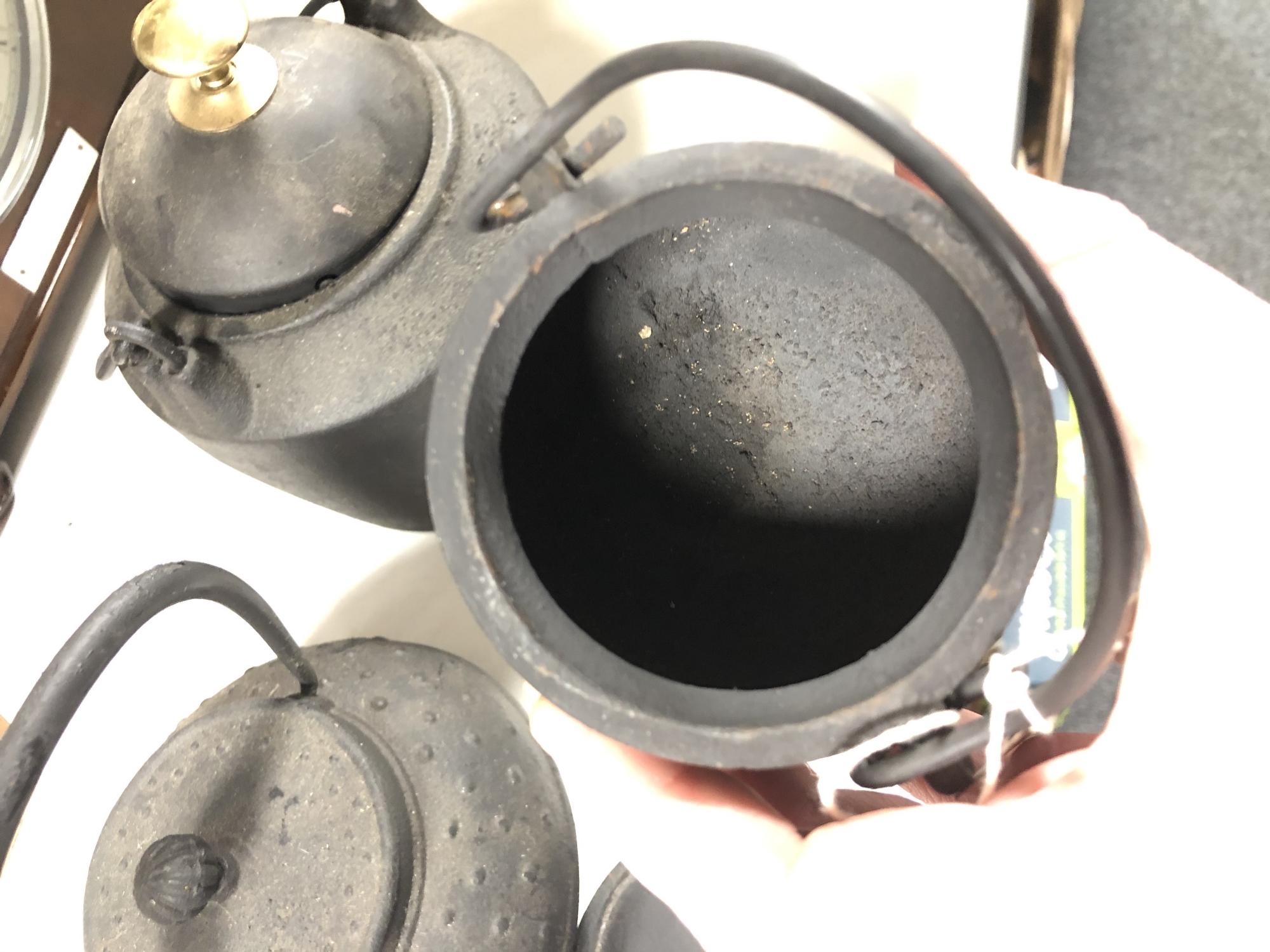 Two miniature cast iron cooking pots with lids together with a cast iron kettle with lid - Image 3 of 5