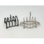 Two antique silver toast racks (2) CONDITION REPORT: 135g gross.