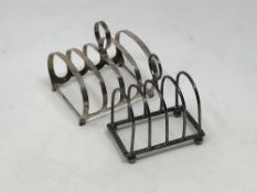 Two antique silver toast racks (2) CONDITION REPORT: 101.2g gross.