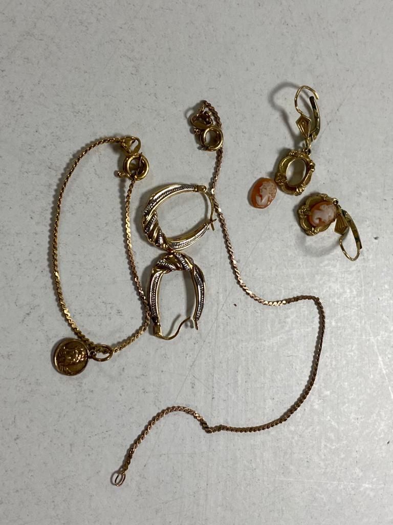 *** Withdrawn *** A bag containing two 9ct gold bracelets and two 9ct gold pairs of earrings