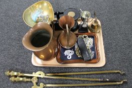 A tray of copper and brass, copper ewer, horse brasses,