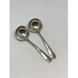 A pair of silver rat tail pattern ladles