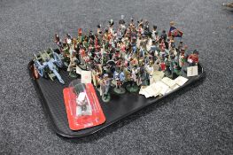 A tray of Del Prado military figures together with two field guns