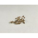 A 15ct gold seed pearl brooch