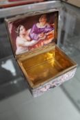 A fine quality Victorian silver gilt trinket box, London 1855,