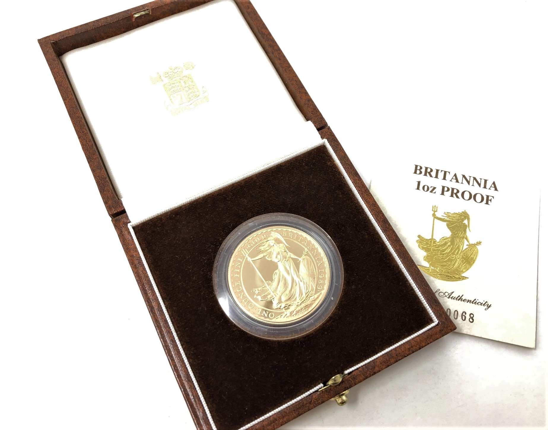 Royal Mint - 1989 Britannia 1oz proof gold coin, certificate no. 0068.