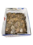 A very large quantity of mostly copper half pennies, Victorian and later.