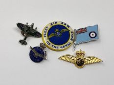 Five RAF badges (5)