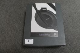 Bose AR : A pair of Noise Cancelling 700 Series Headphones, black, brand new, box still sealed. (R.