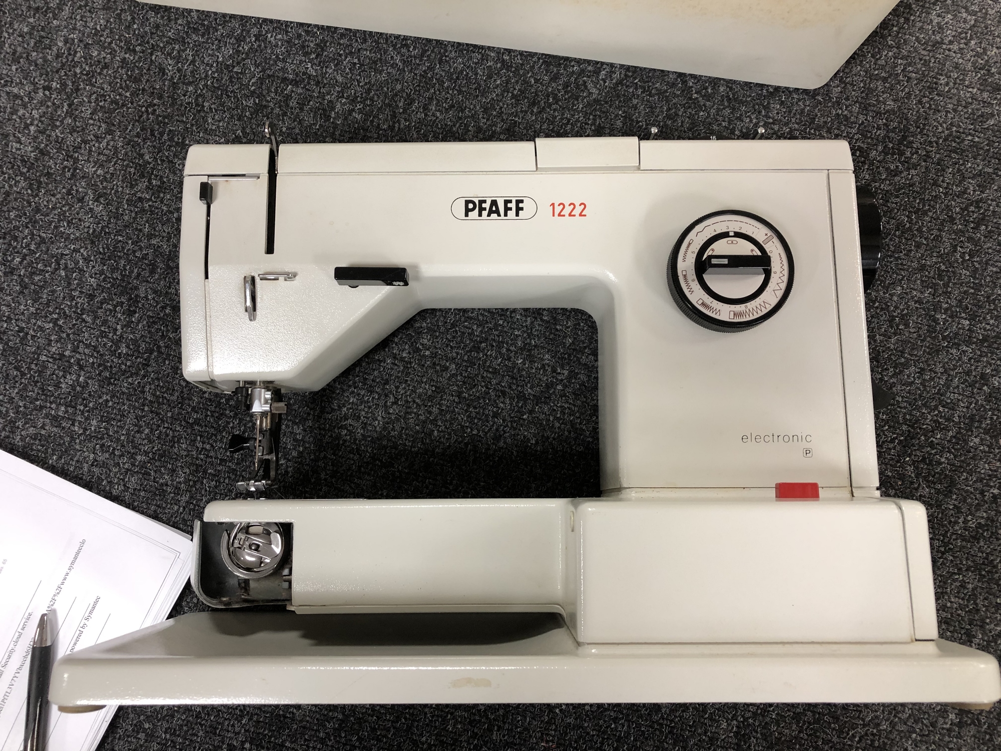 An electric Pfaff sewing machine CONDITION REPORT: There is no lead and this has - Image 4 of 5