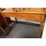 An inlaid mahogany side table width 107, depth 55.5 cm, height 72.5 cm.