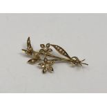 An antique 15ct gold pearl brooch, 3.5g.