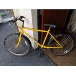 A gent's Appolo Froma mountain bike