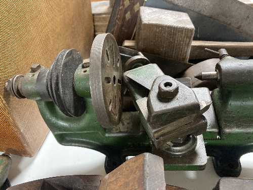 A bench top miniature lathe - Image 4 of 4