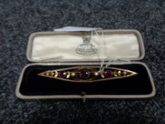 A Victorian almandine garnet and pearl brooch CONDITION REPORT: 5.4g.