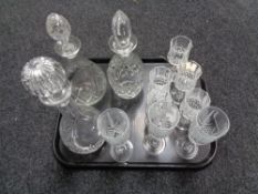 A tray of assorted glass ware,