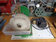 An electric grinding disc