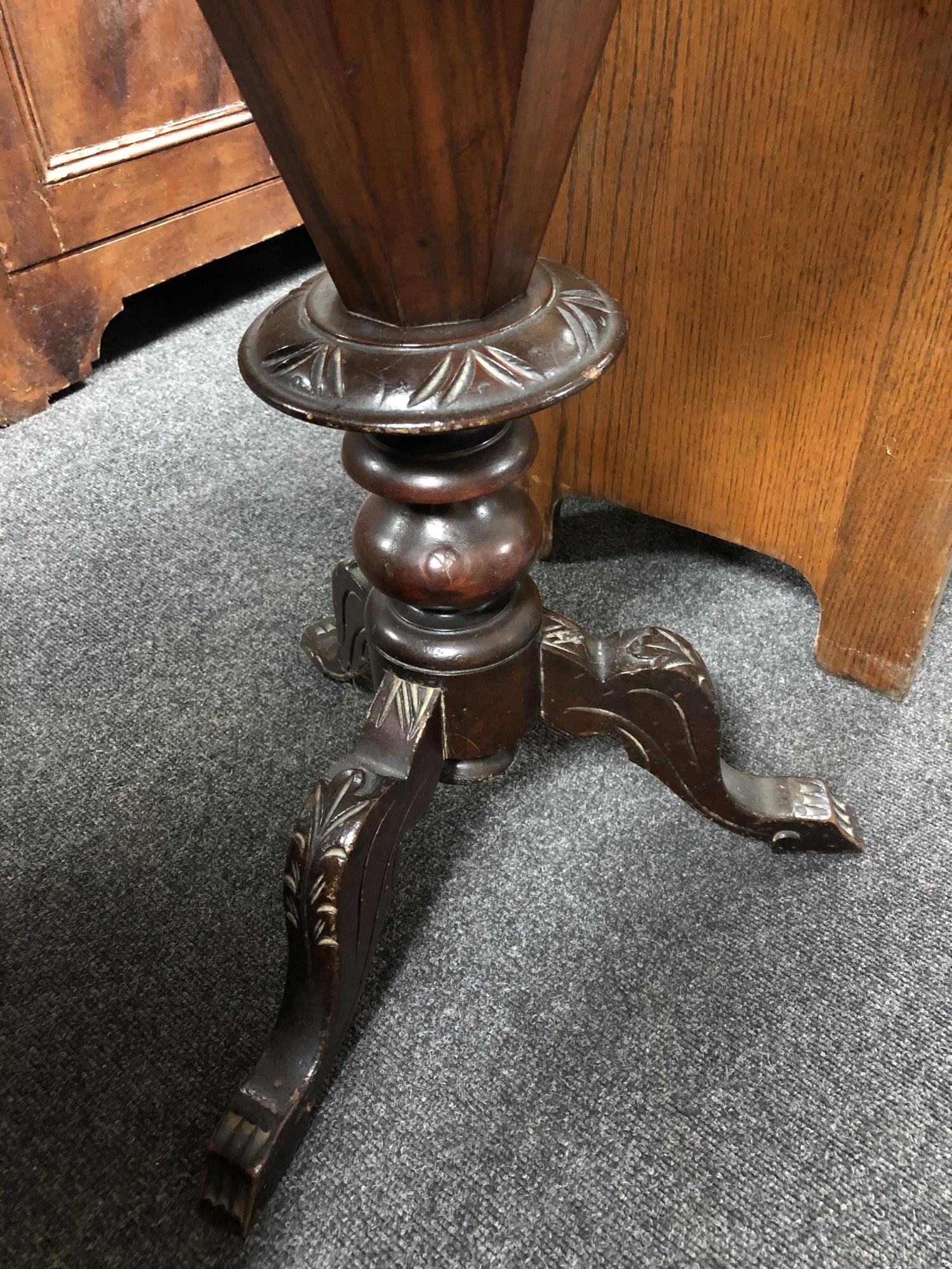 A Victorian inlaid mahogany work table with chess board top CONDITION REPORT: - Image 8 of 8