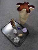 A tray of assorted glass ware to include Murano cat, Caithness vase, large envelope vase,