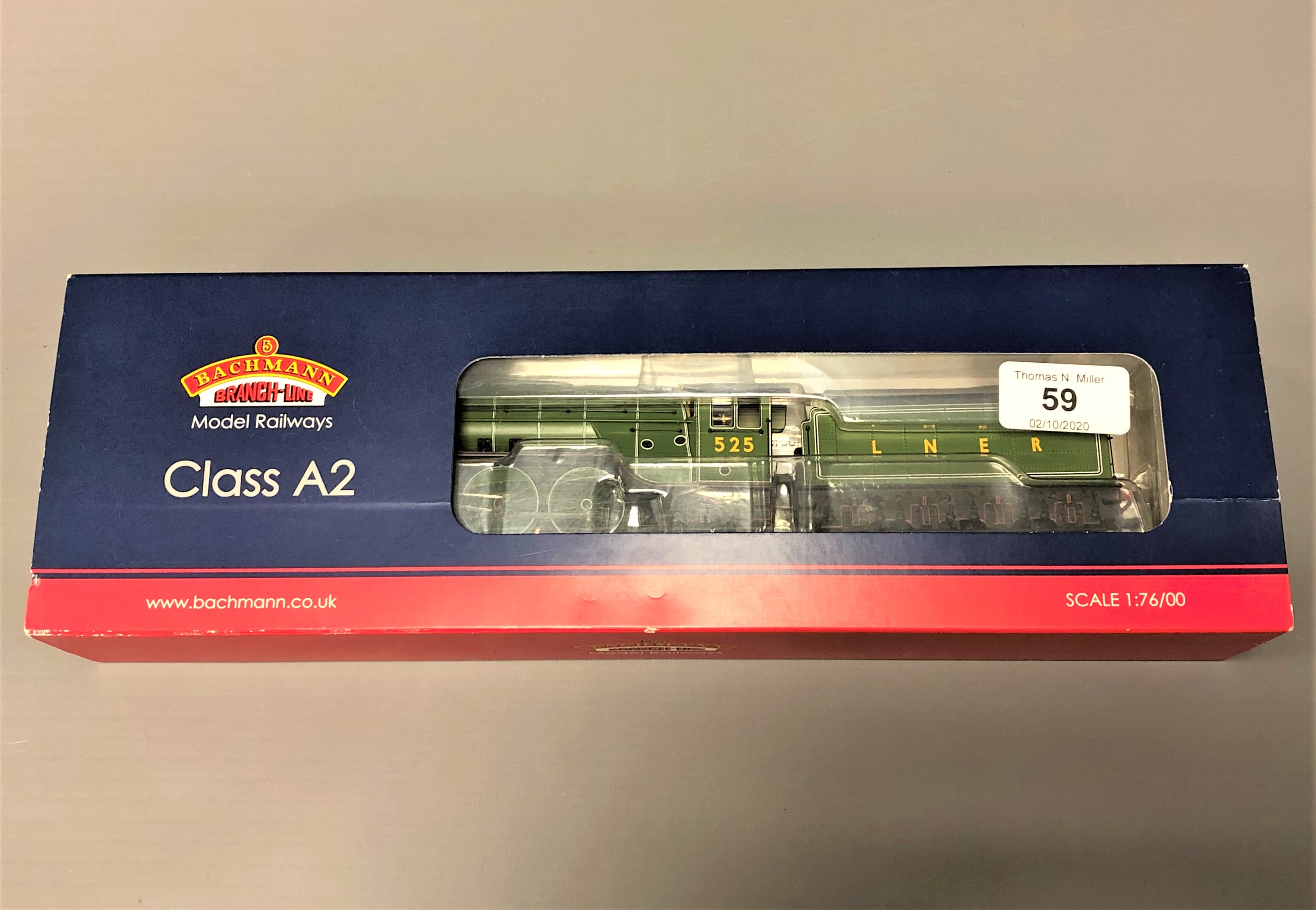 Bachmann - 31-525 Class A2 Locomotive 525 'A. H. Peppercorn' LNER Apple Green, boxed.