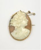 A yellow gold cameo brooch