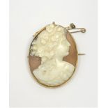 A yellow gold cameo brooch