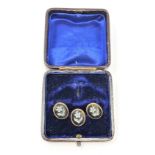 Three 15ct gold agate (flowers) studs, boxed, 4.4g.