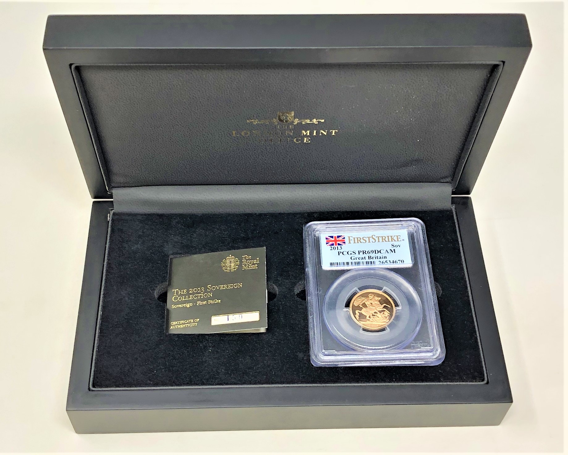 The Royal Mint - The 2013 Sovereign collection first strike full gold sovereign, no. 150.