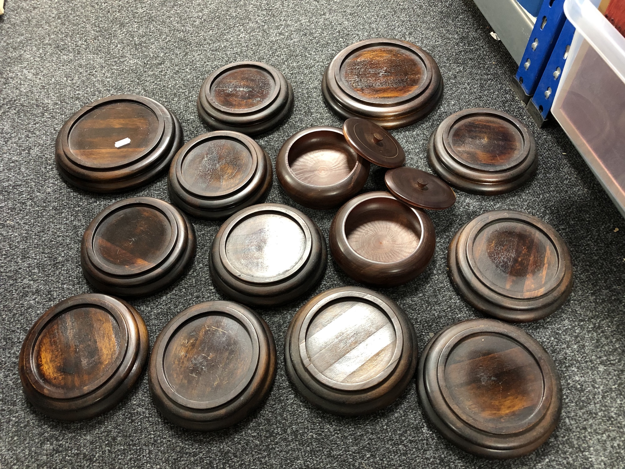 A box of wooden stands and lidded bowls, lidded jewellery box, - Image 2 of 5