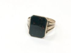 A large yellow metal bloodstone signet ring stamped '333',