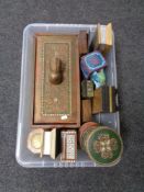 A box of eastern wooden box,