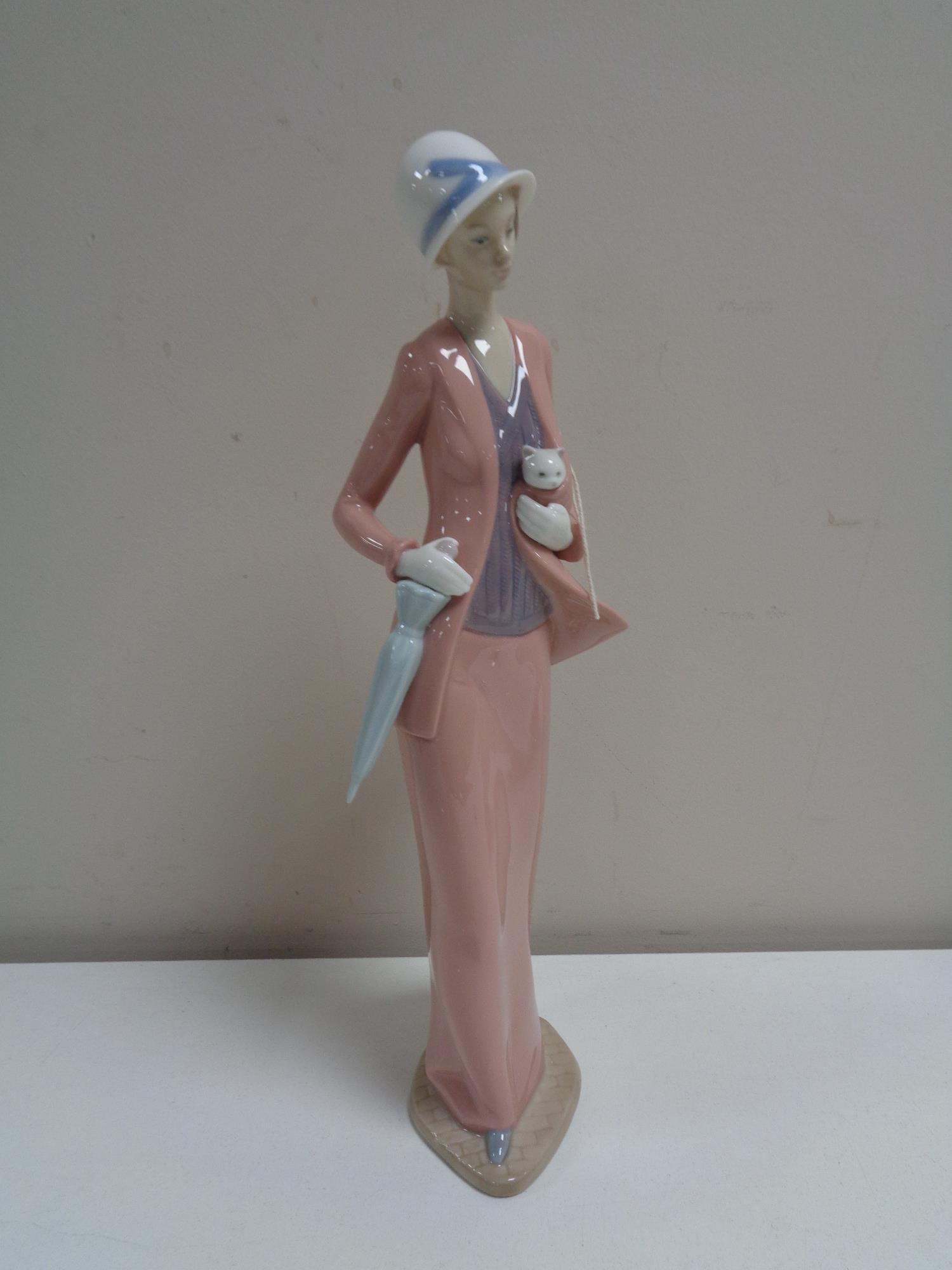 A Nao figure - Art Deco style lady (boxed)