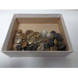 A box of Naval buttons